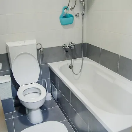 Apartman Una *